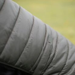 Cheap 🔥 Discount ⭐ Barbour Baffle Quilt 🐶 🐶 Dog 🧥 🧥 Coat 🔥 🥰 -Cheap Lords & Labradors Store barbour baffle quilt dog coat olive velcro close up