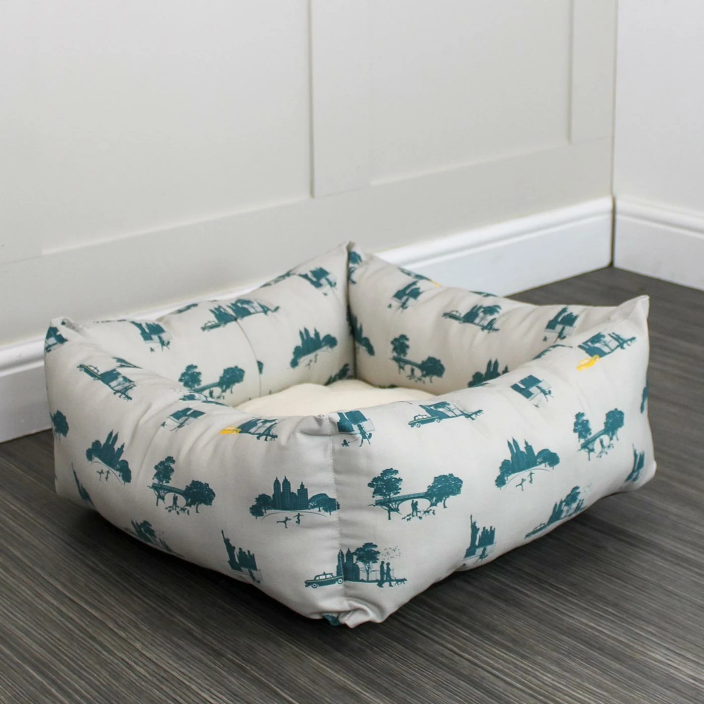 Brand new ๐ Best deal ๐งจ Lords & Labradors Box Bed For ๐ถ ๐ฆฎ Dogs - Central Park ๐ ๐งจ 3 Brand new ๐ Best deal ๐งจ Lords & Labradors Box Bed For ๐ถ ๐ฆฎ Dogs - Central Park ๐ ๐งจ - Image 3