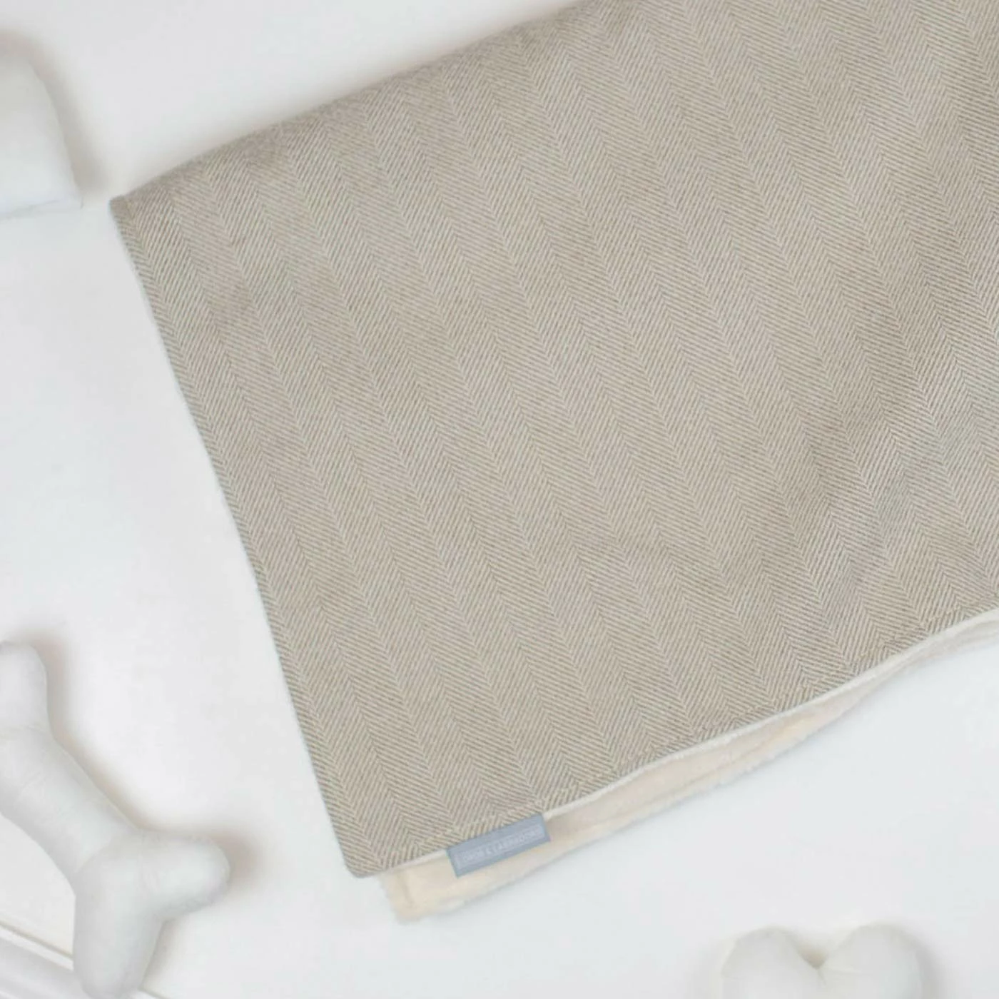 New ⭐ Buy 🎁 Cat & Kitten Neutral Tweed Blanket By Lords & Labradors 👍 🌟 4 New ⭐ Buy 🎁 Cat & Kitten Neutral Tweed Blanket By Lords & Labradors 👍 🌟 - Image 4